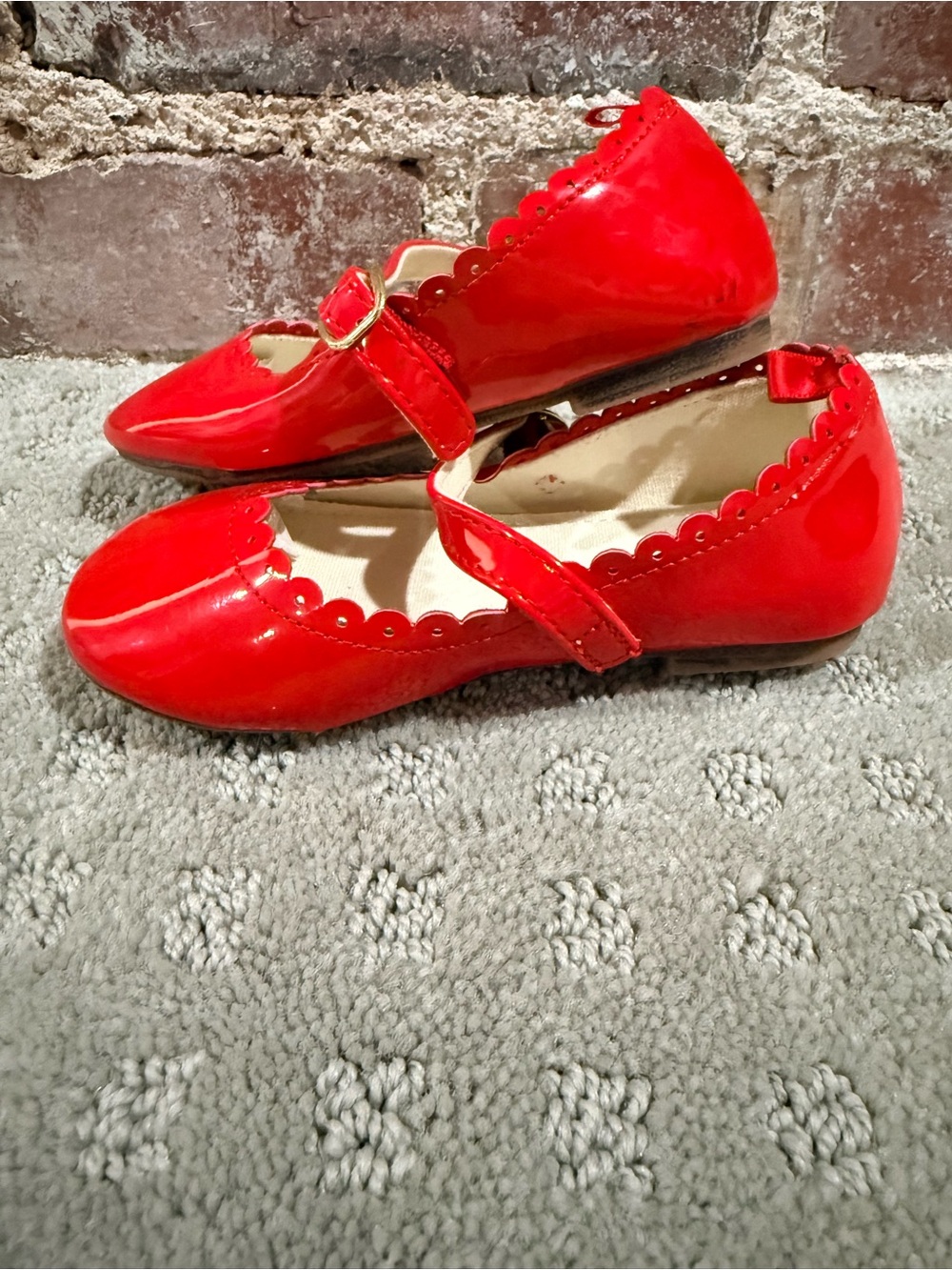 Old Navy Red Patent Mary Jane Flats with Scalloped Trim